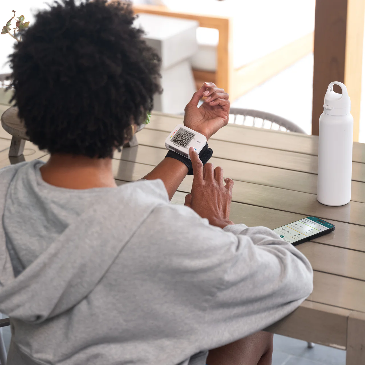 Wrist 600 Series Blood Pressure Monitor - Image 6